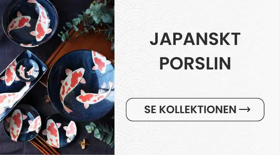 Djupblå japansk porslinservis med eleganta koi-fiskar i livfull röd och vit färg.