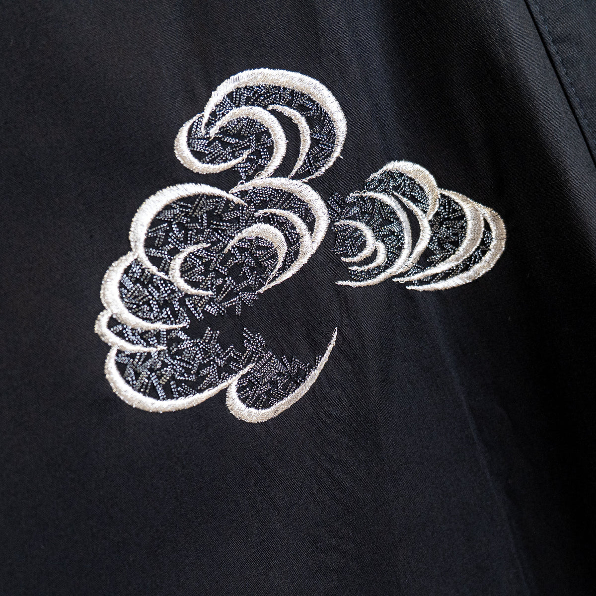 Happi-kimono Herr Oversize – Broderad Drake