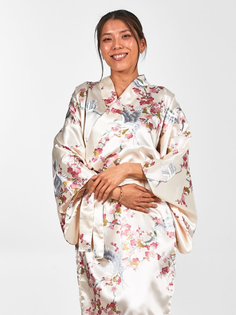 Japansk kimono för kvinnor Ume to Tsuru En storlek