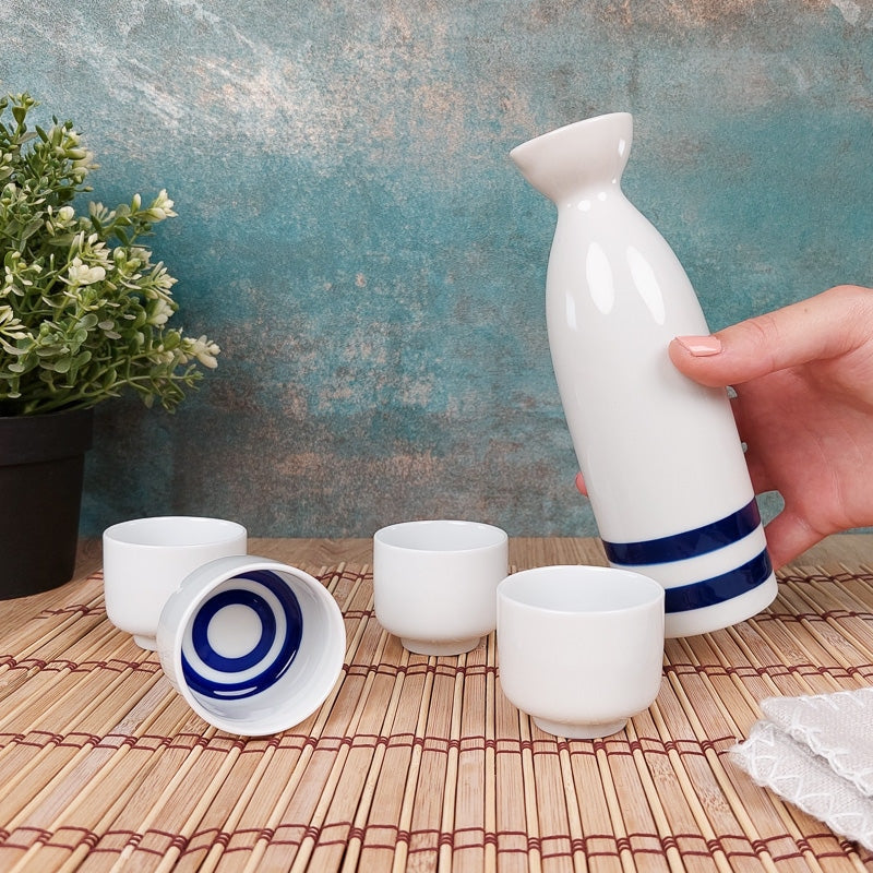 Japansk sake servering