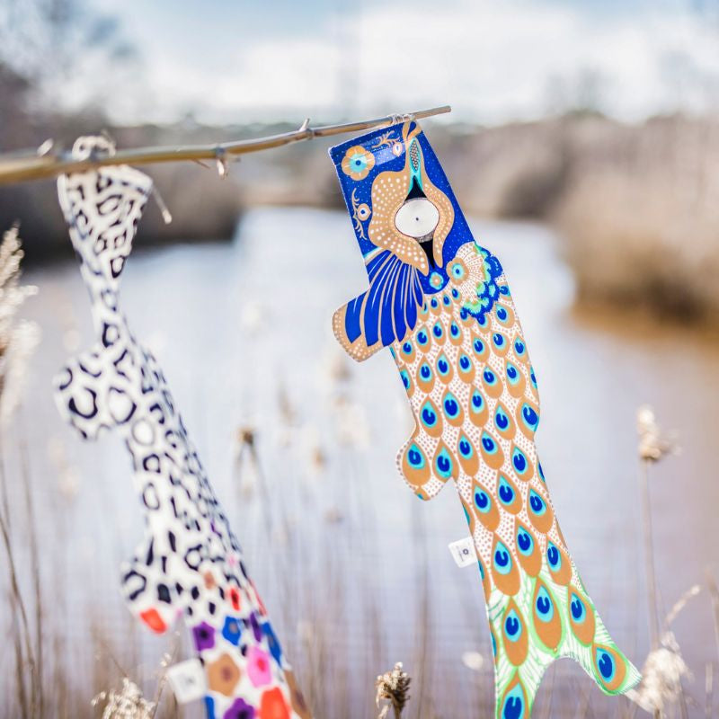 Koinobori Påfågel design 70 cm