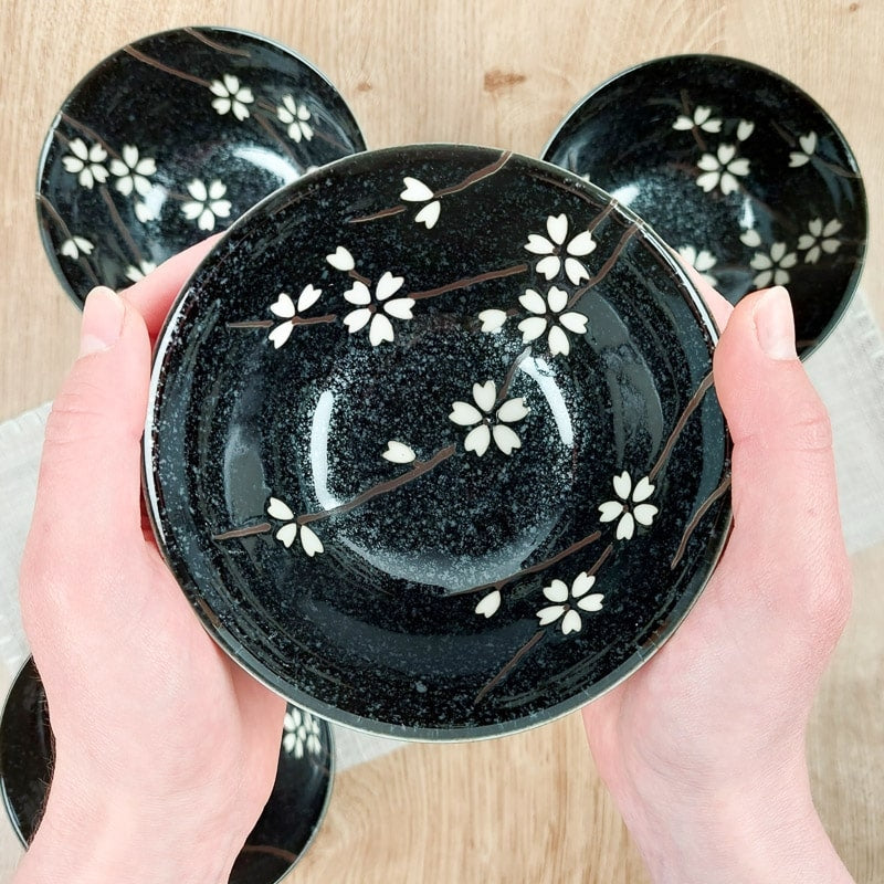 Set med 5 japanska vårskålar