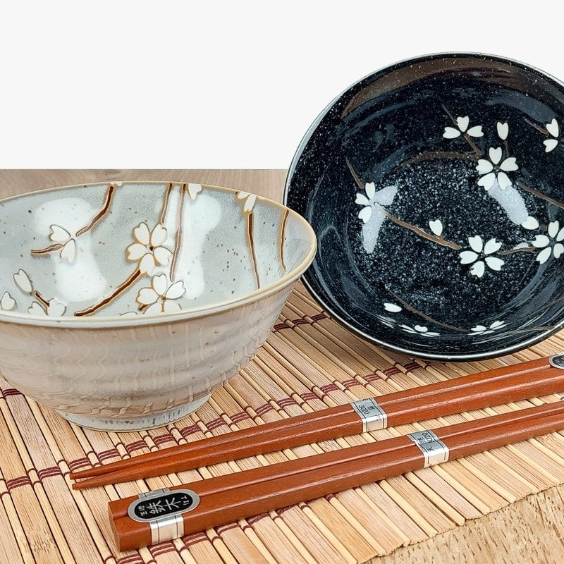 Set om 2 skålar med japanska körsbär