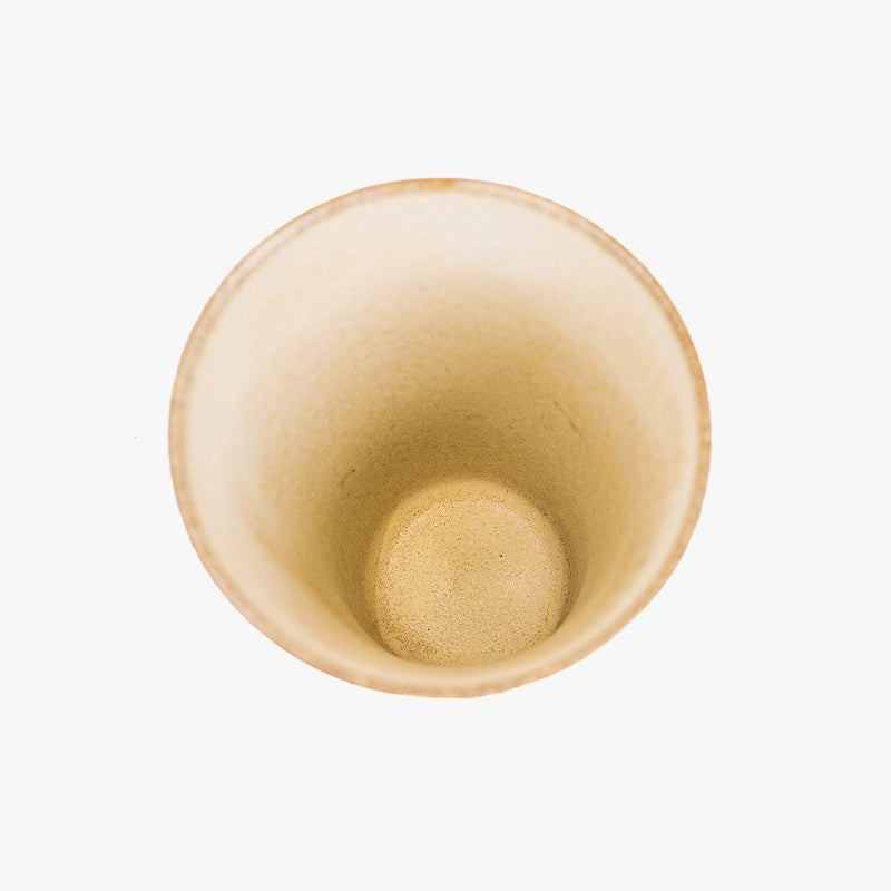 Stor beige japansk mugg