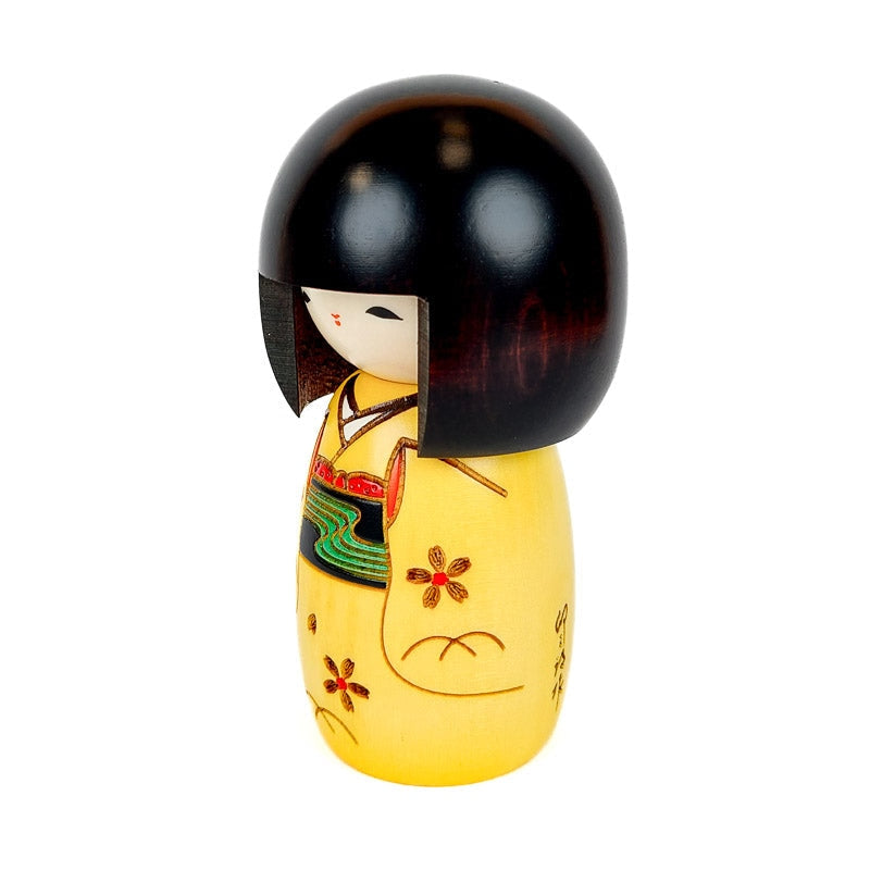 Gul Kokeshi docka
