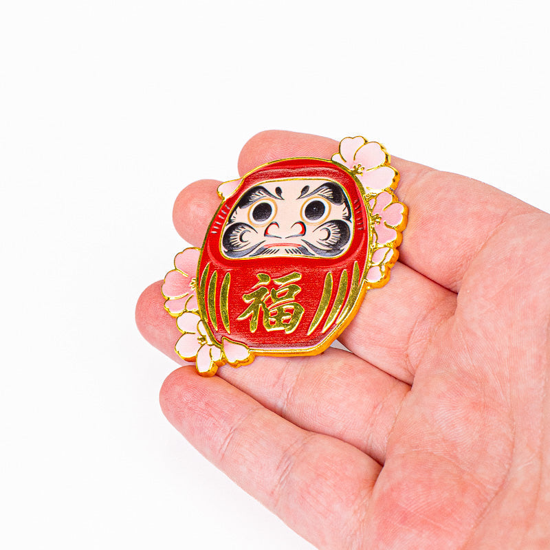 Japansk magnet i metall med Daruma och sakura