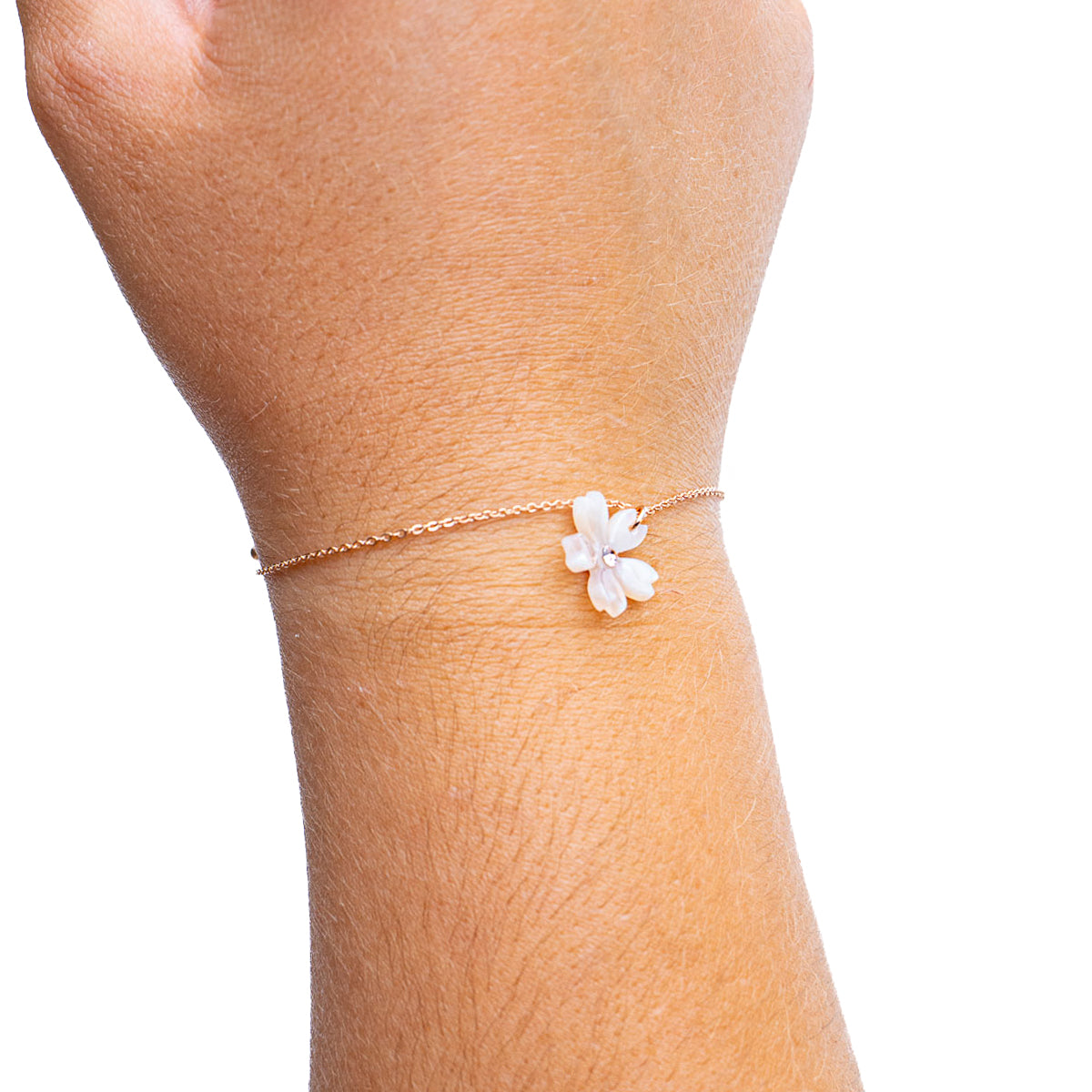 Japanskt armband med vit sakurablomma