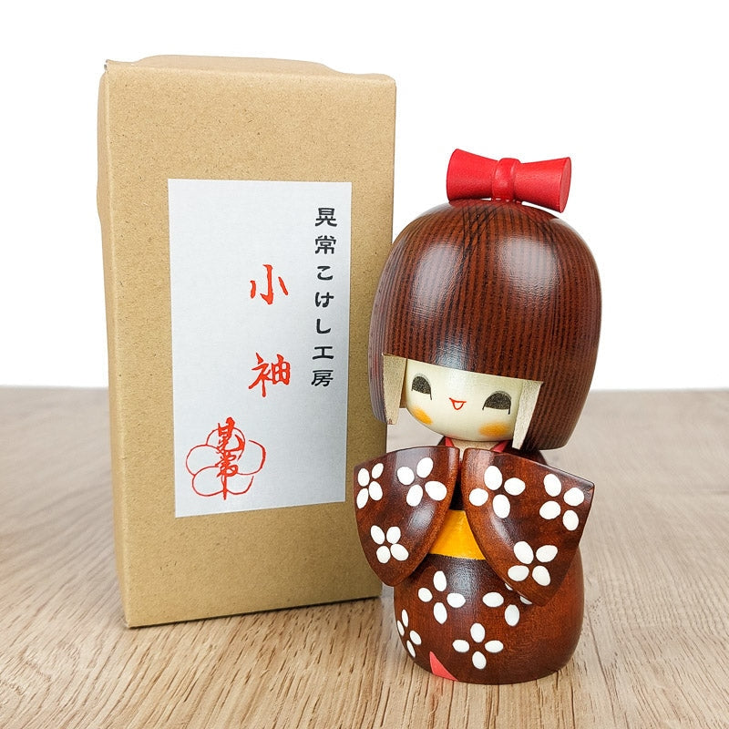 Kokeshi Kosode docka