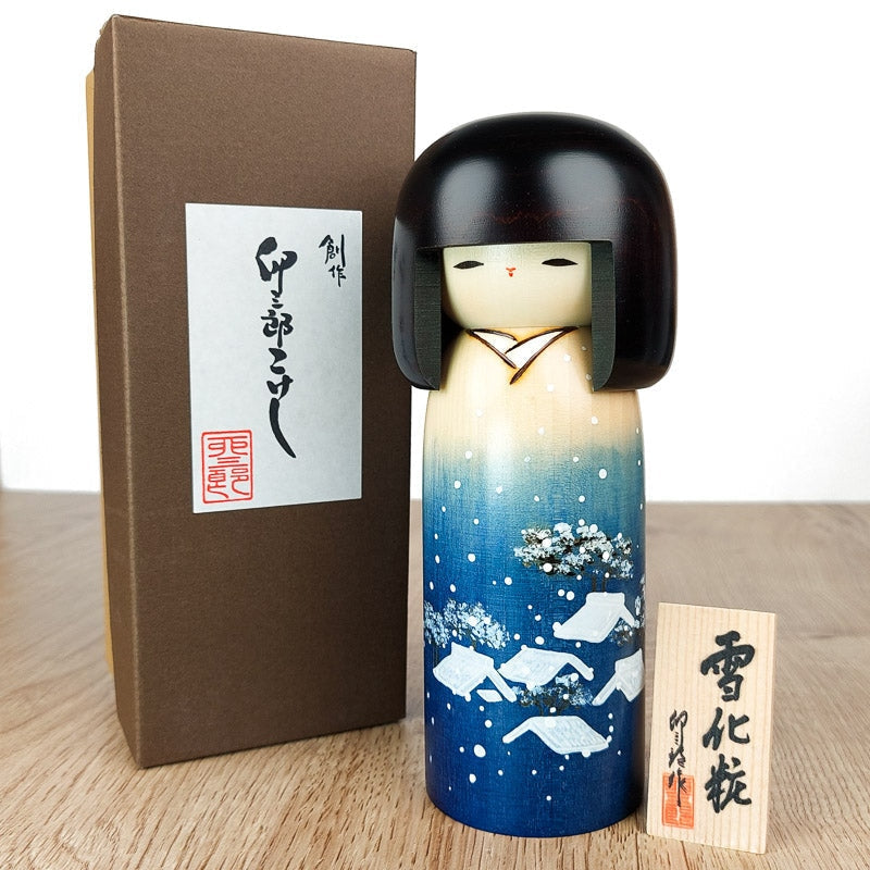 Kokeshi vinterdocka