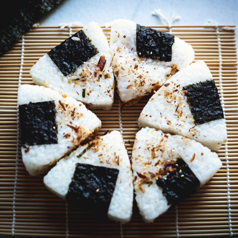 Onigiri mögel Låt oss hoppa ut!