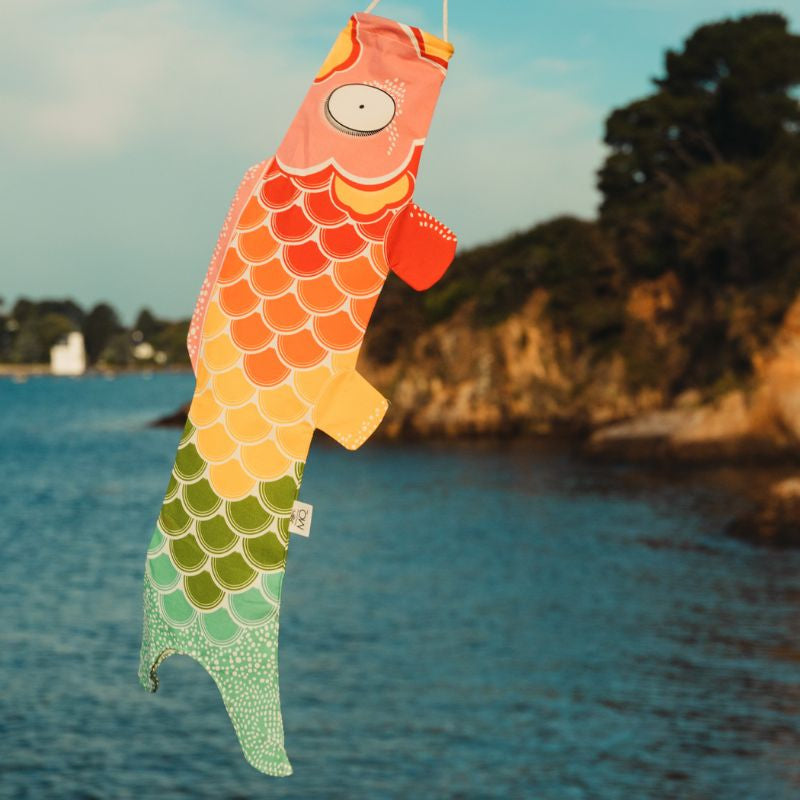Regnbåge Koinobori 70 cm