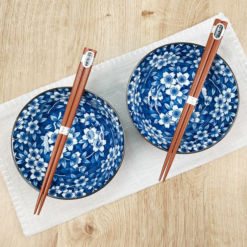 Set med 2 japanska risskålar