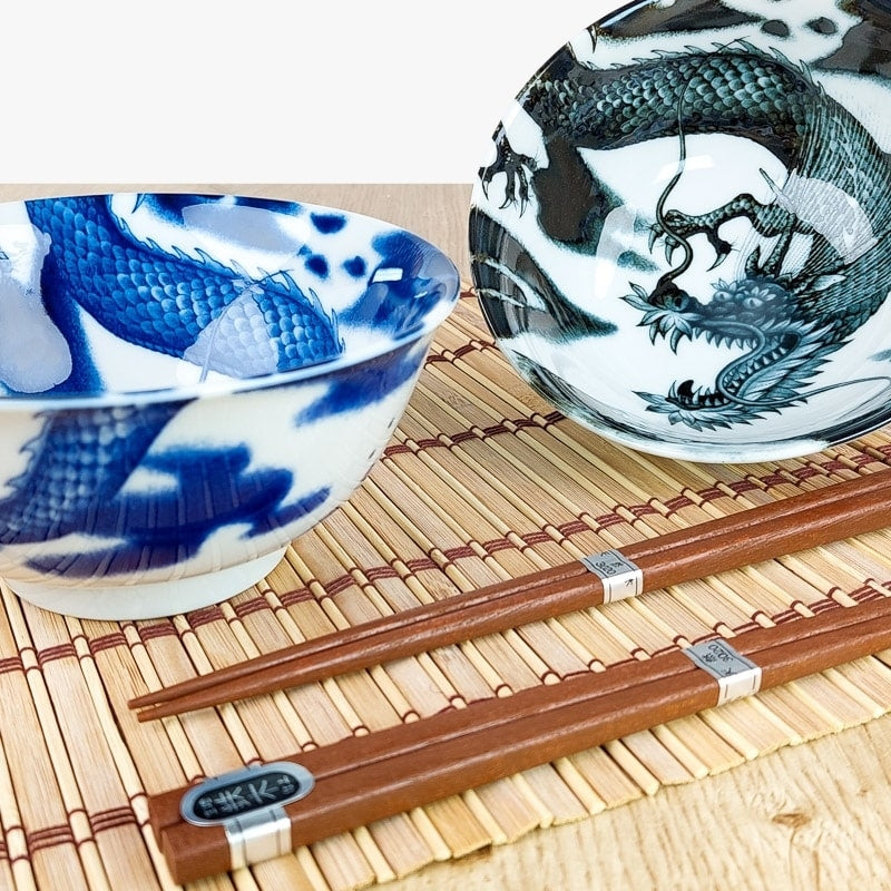 Set med 2 japanska skålar med drakar
