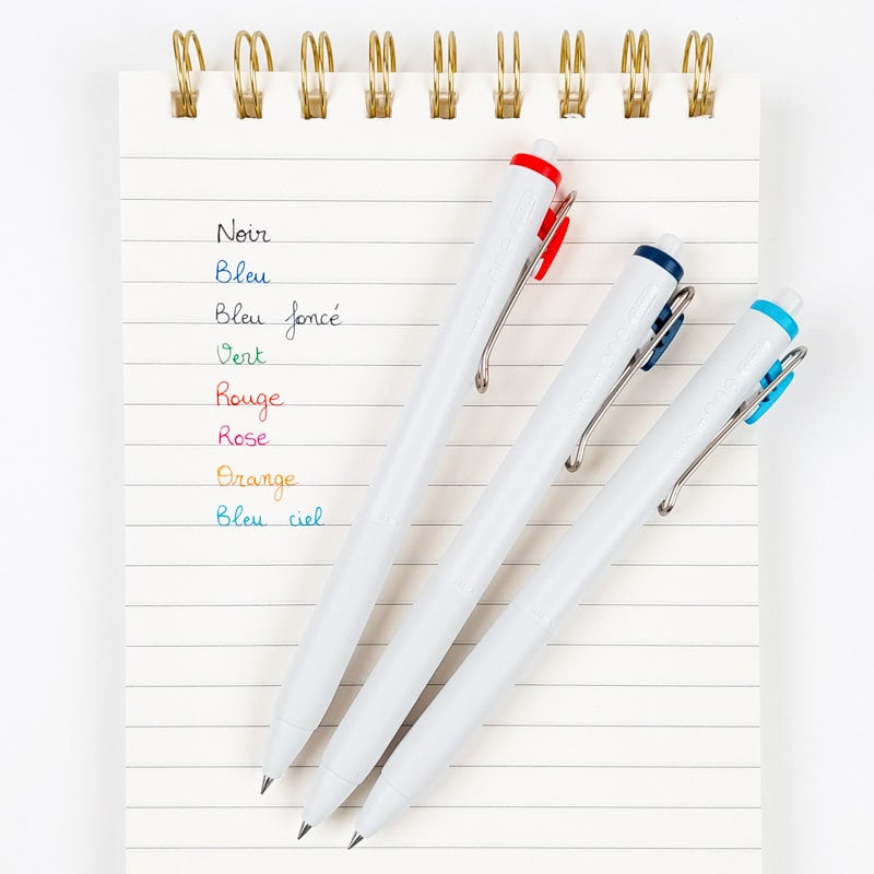 Set med 8 Uni Ball Gel Ink pennor