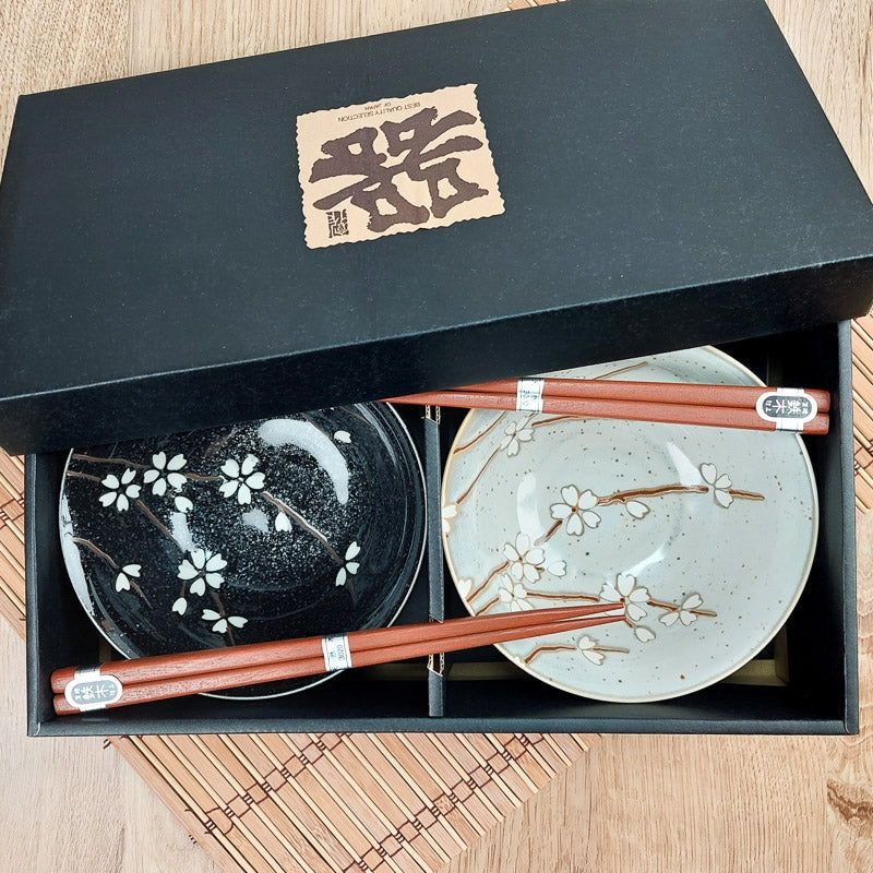 Set om 2 skålar med japanska körsbär