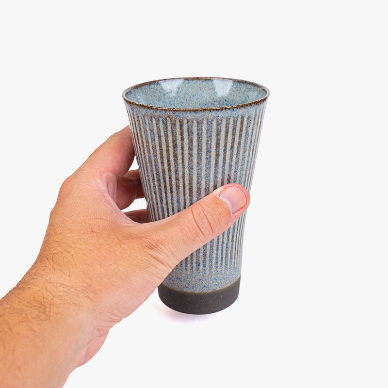Stor grå japansk mugg