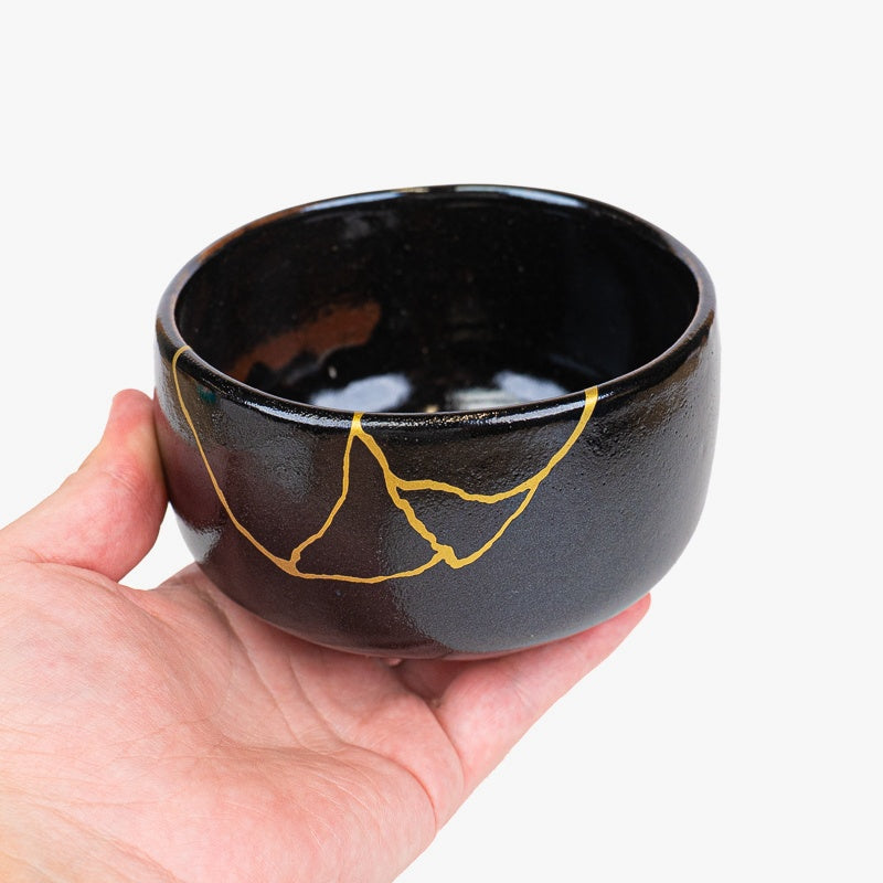 Svart japansk matchaskål Kintsugi