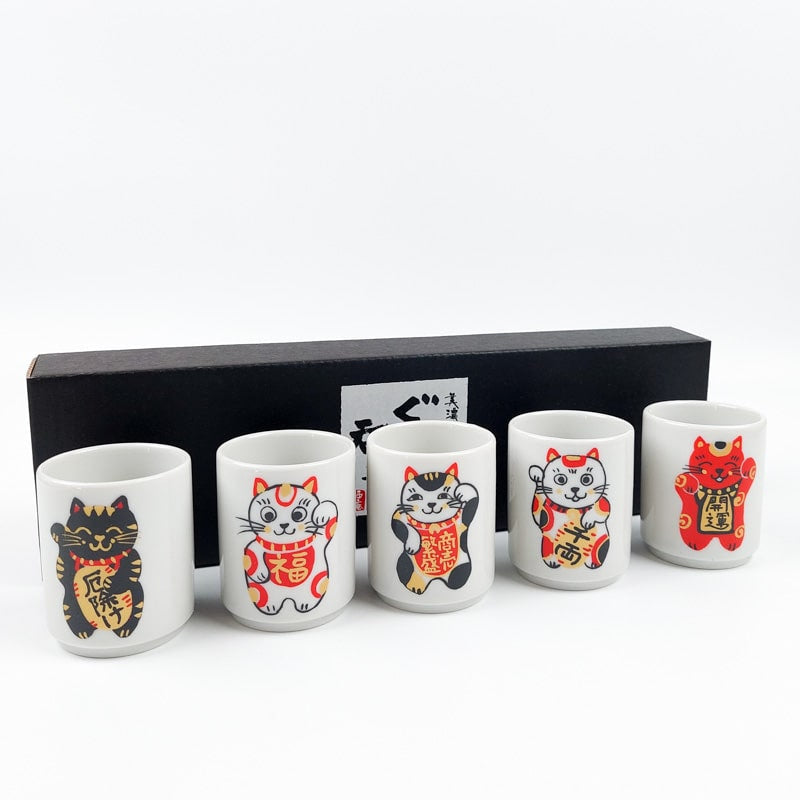 Uppsättning av Maneki Neko Sake glas