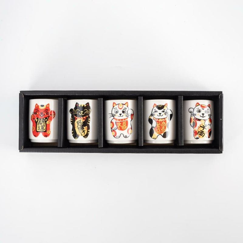 Uppsättning av Maneki Neko Sake glas