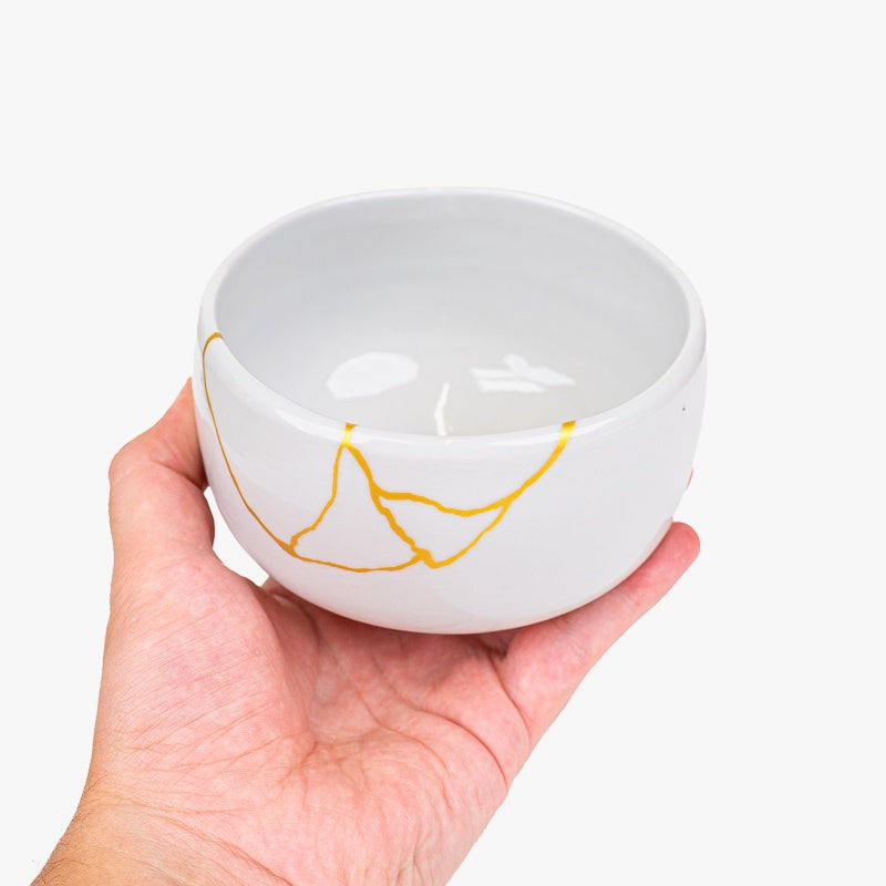 Vit japansk matchaskål Kintsugi